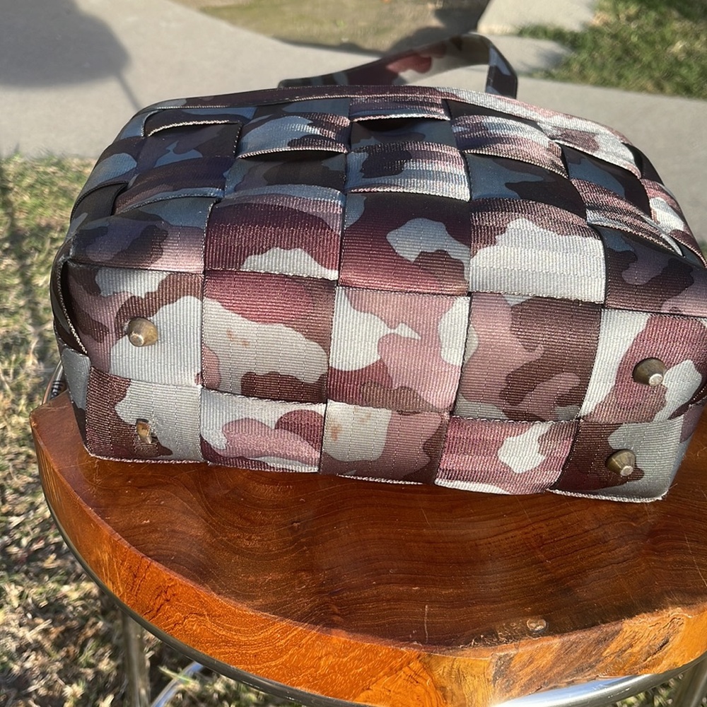 Harvey’s original seatbelt camo bag - Picture 6 of 16